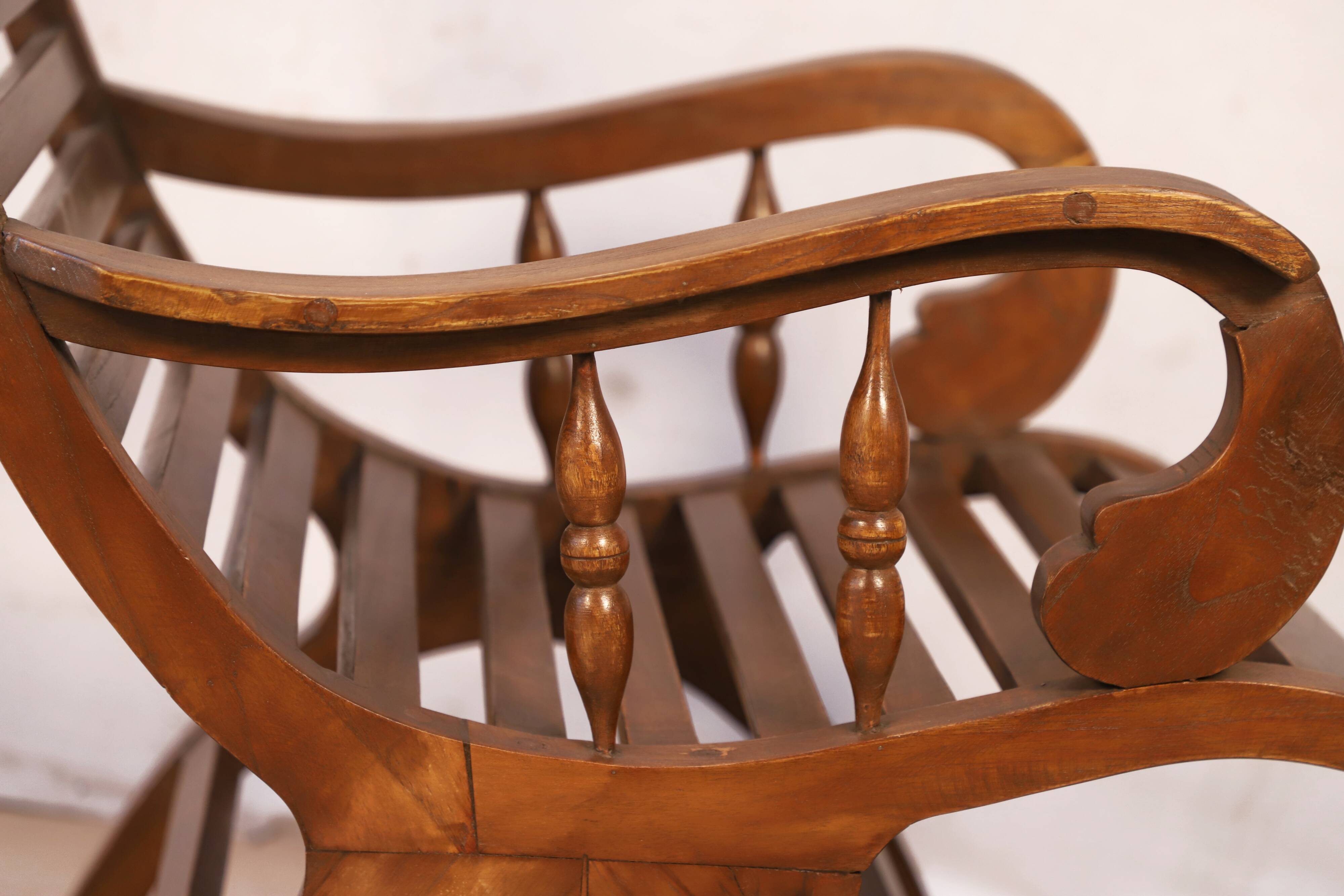 Rocking- chair in teak flesh