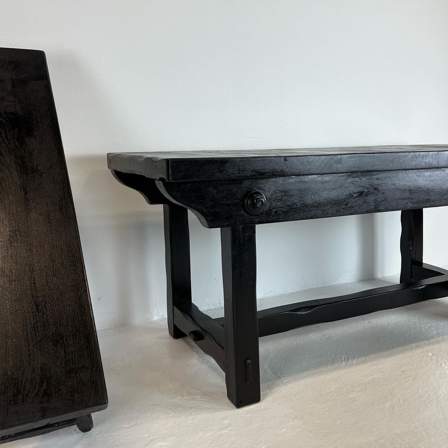 Brutalist elm table Wabi-sabi spirit and its 2 benches