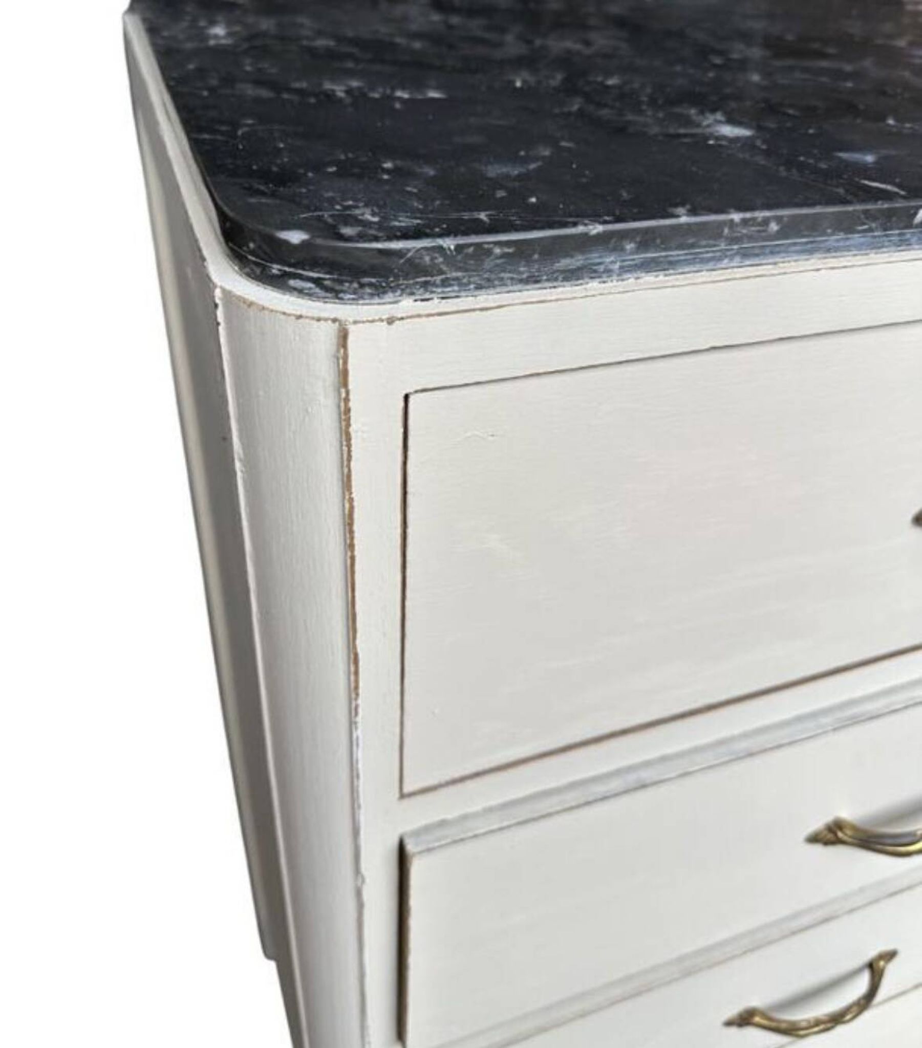Vintage chiffonier