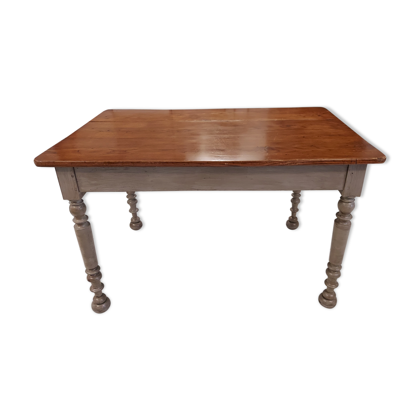 Bistrot dining table and vintage 1920s farmhouse