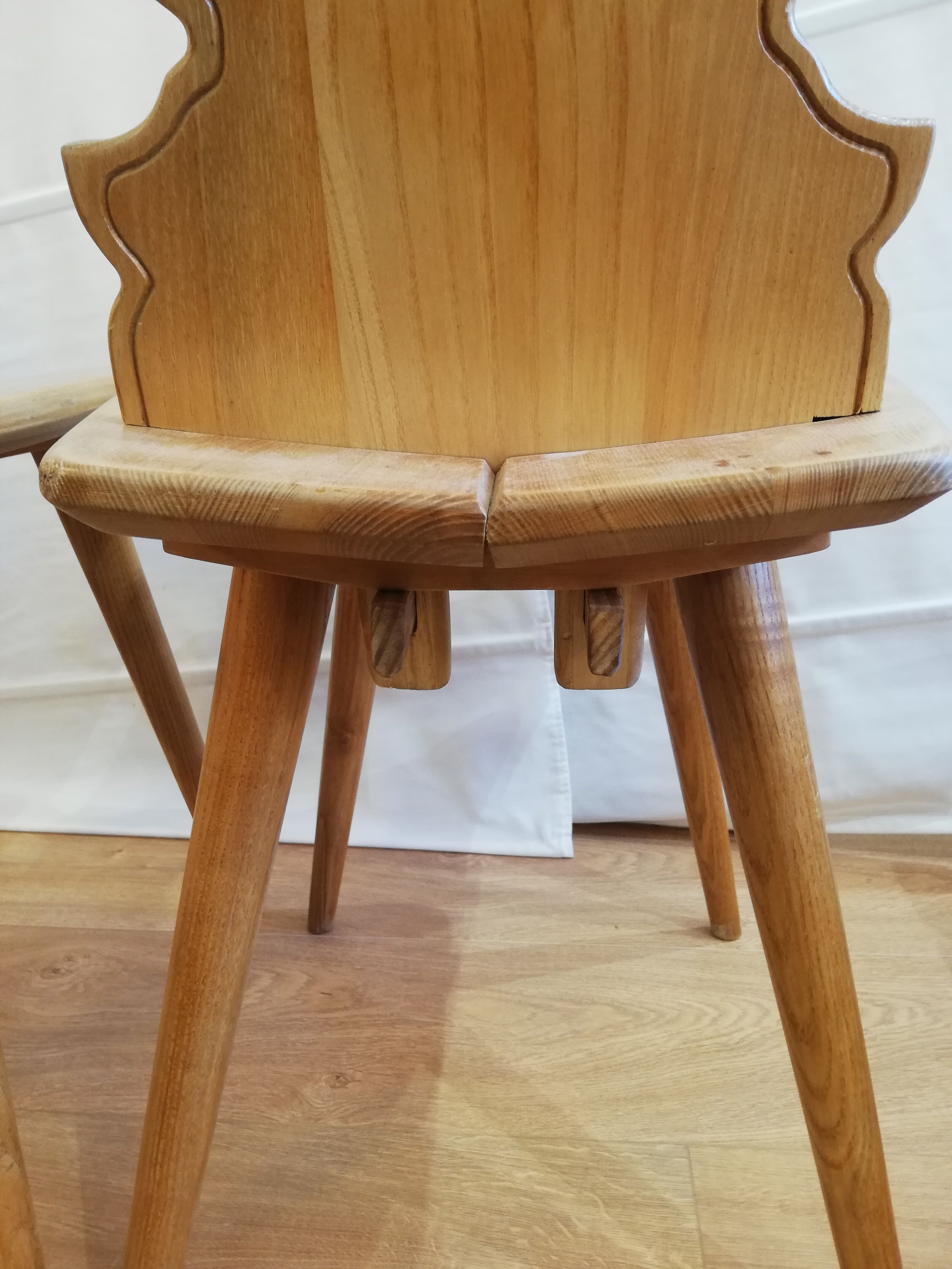 Pair of alsatian chairs