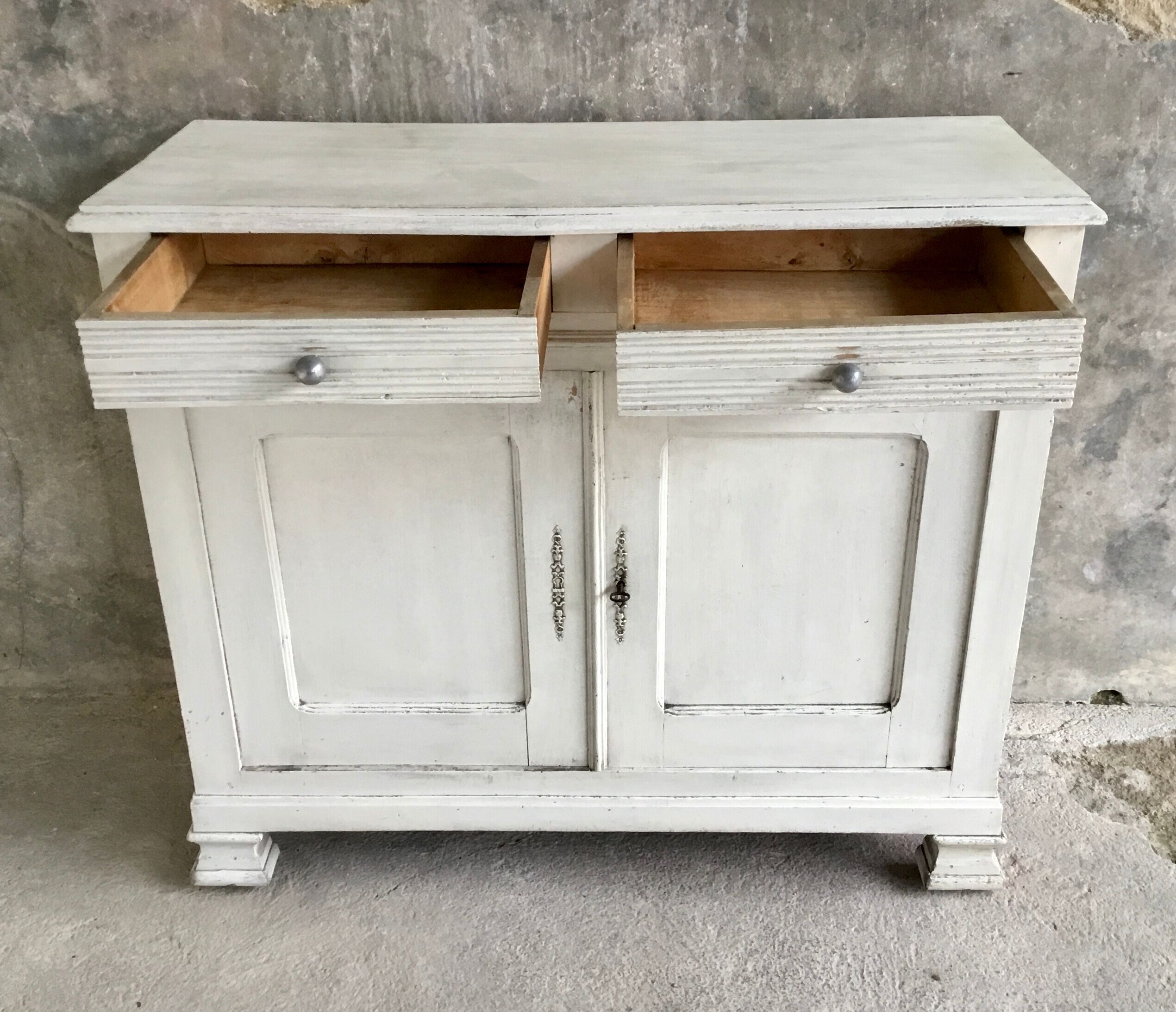 Parisian sideboard with 2 doors and 2 drawers vintage