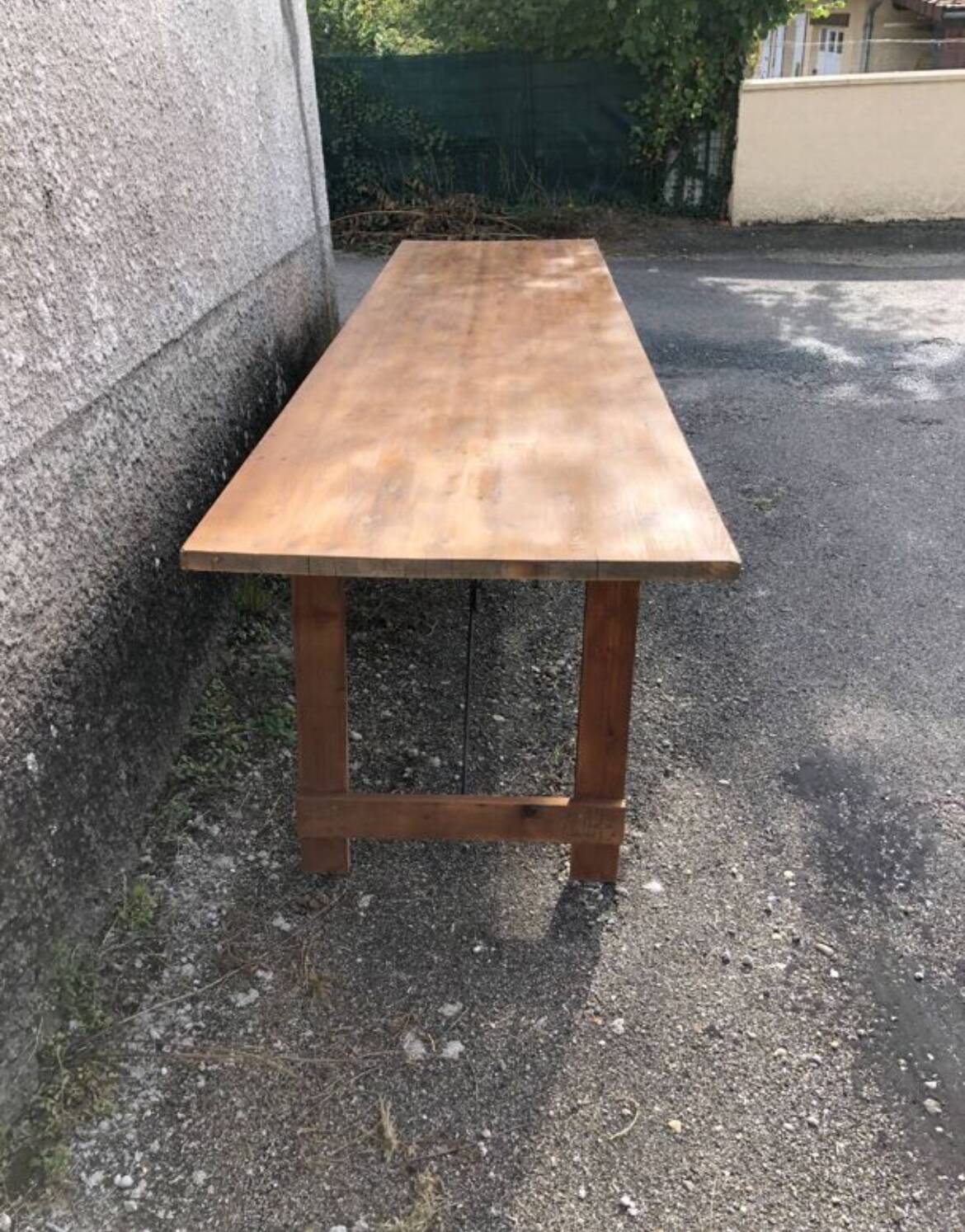 Guinguette table