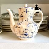 Cafetière Sarreguemines en faïence blanche et bleue, service "Copenhague" - début XXème