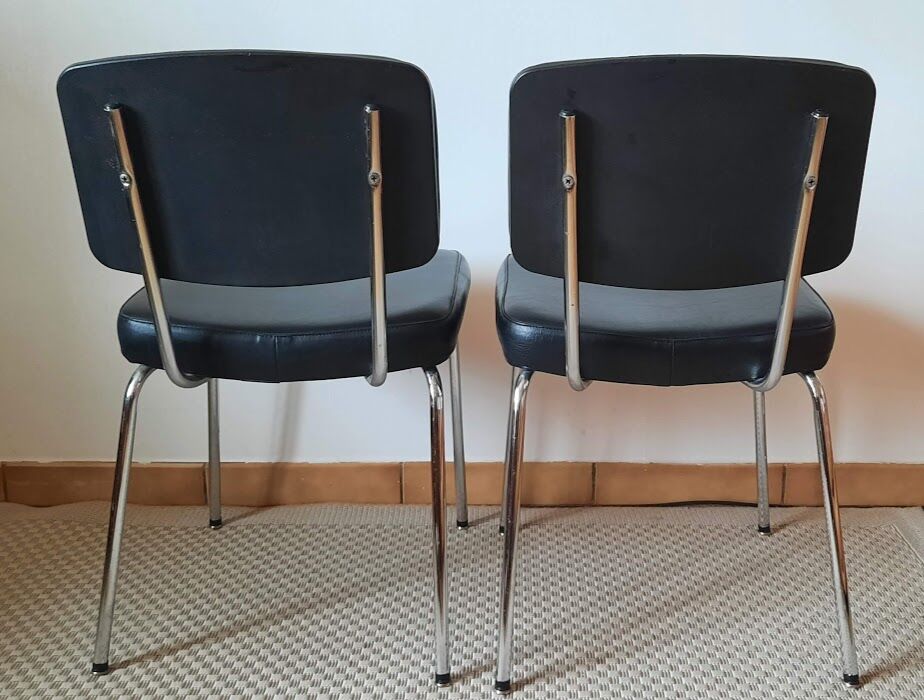 Lot of vintage chairs
