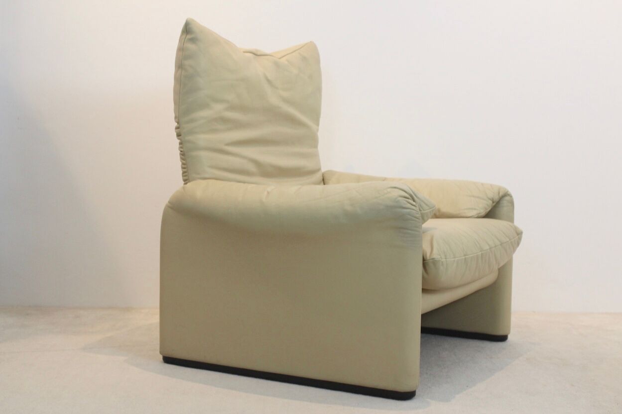 Maralunga Leather Lounge Chair by Vico Magistretti for Cassina, Italy