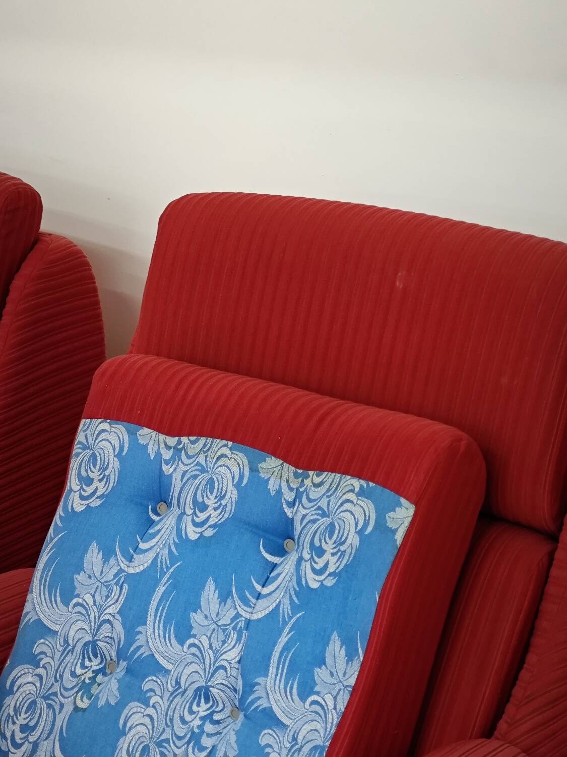 Paire de fauteuils rouge Atlantis Space Age République Tchèque 1970