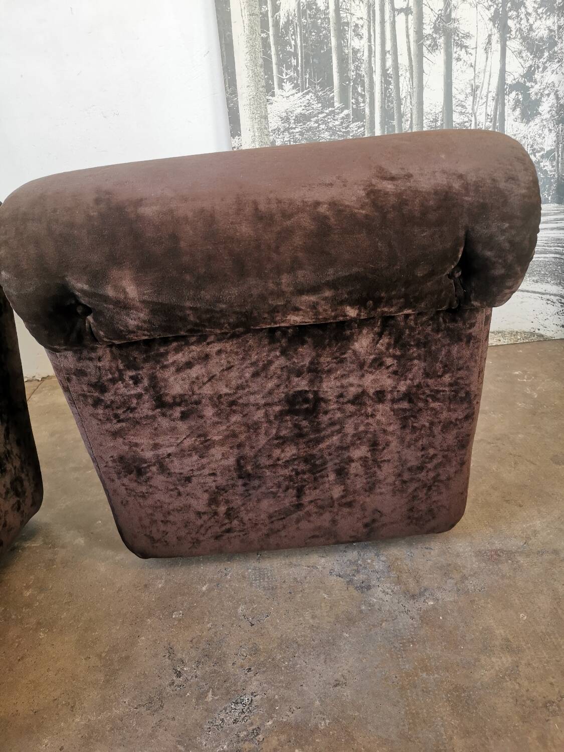 Pair of velvet armchairs from the 70s/80s