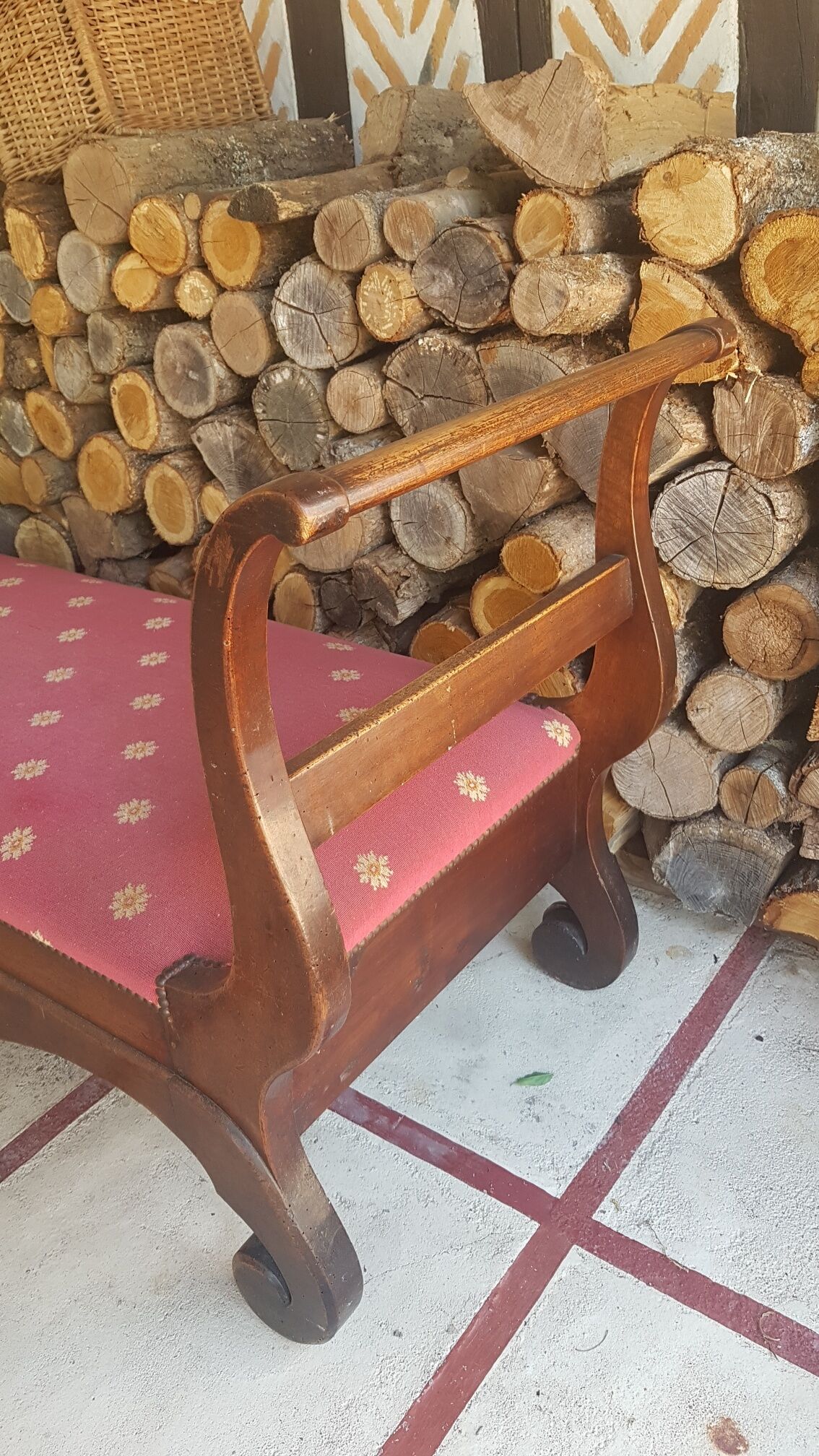 Empire style curved bench