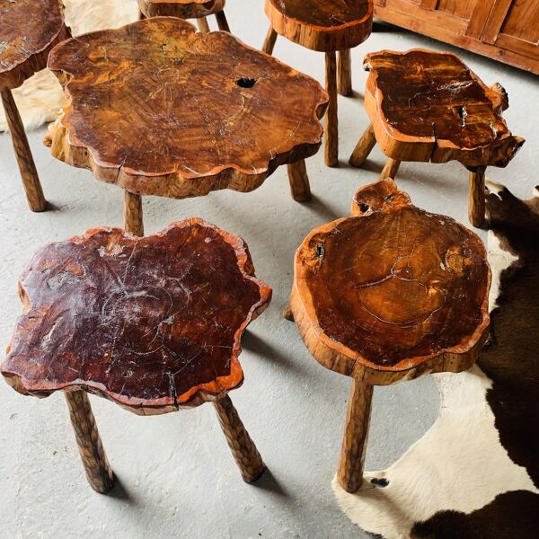 Ensemble de 7 tabourets + 1 table basse - mouvement brutaliste