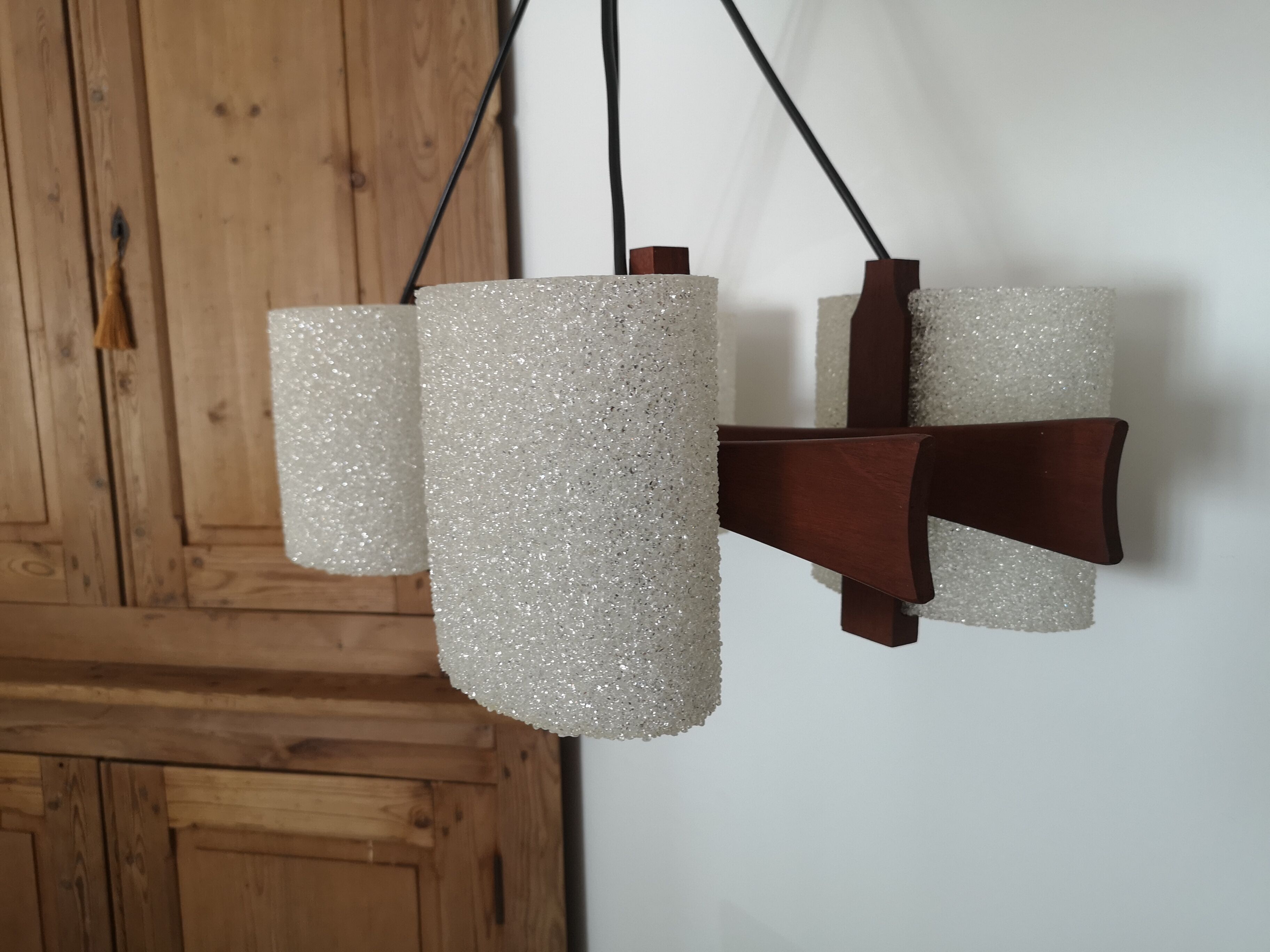 Scandinavian style hanging lamp in perspex and wood