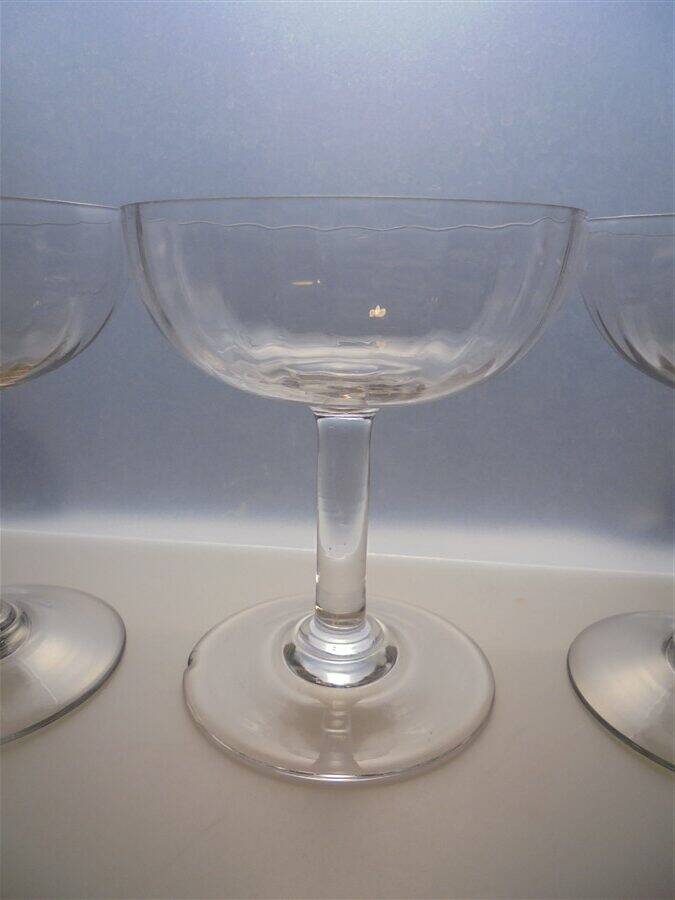 Set of 6 champagne glasses