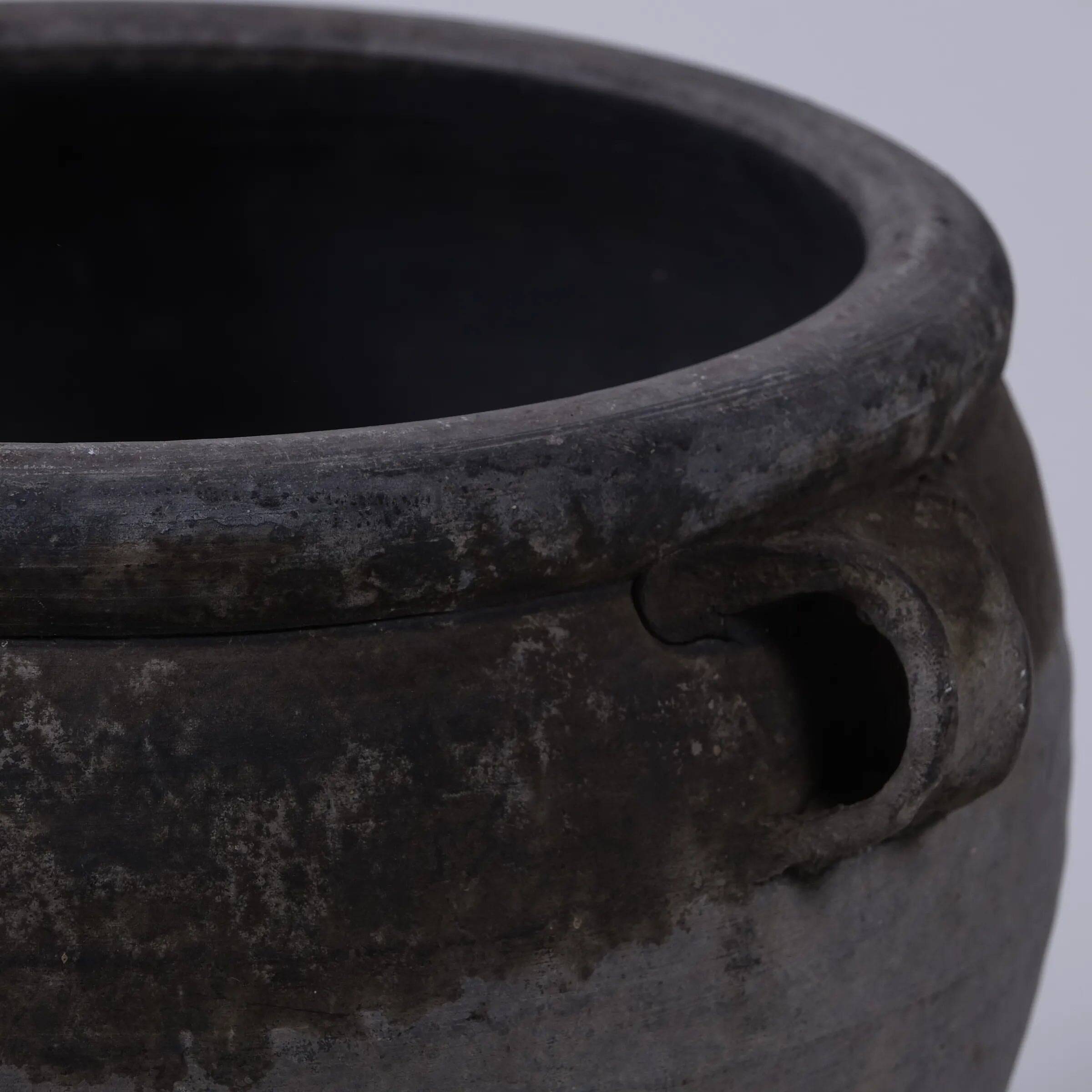Yanan - Grey Chinese pottery with handles no. 2