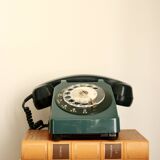 Téléphone rétro à cadran