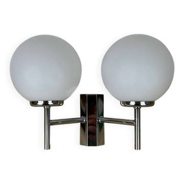 Applique globes opaline et chrome années 70