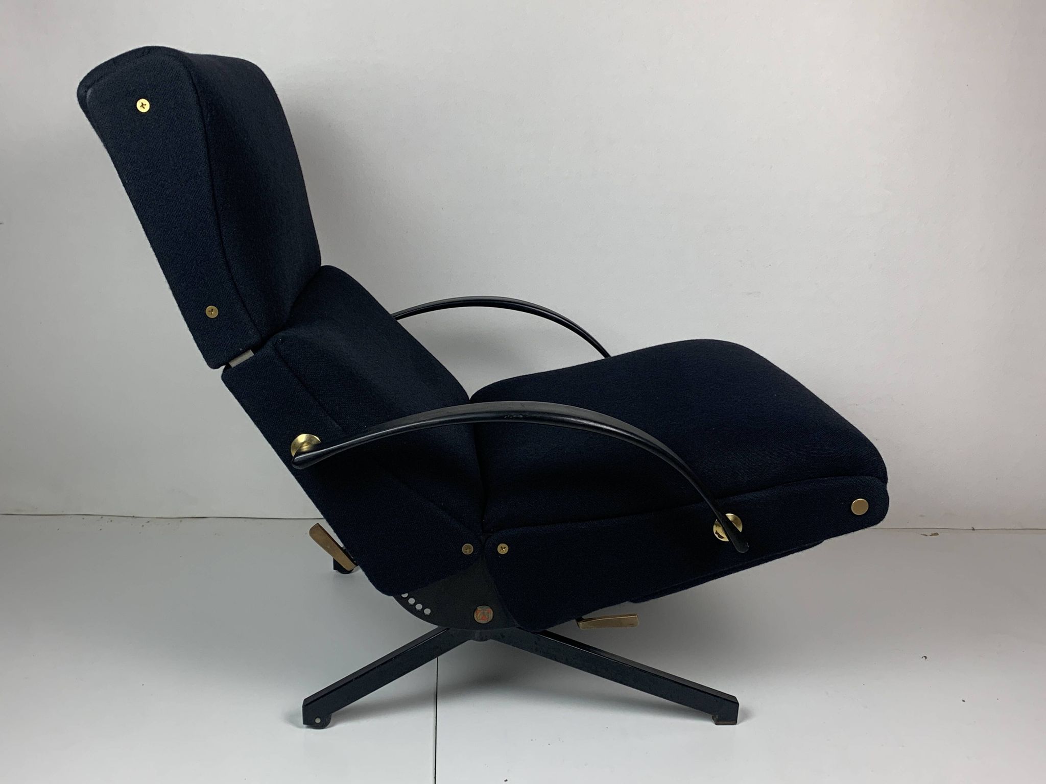 Midcentury dark navy blue Italian lounge chair by Osvaldo Borsani for Tecno, 1950s