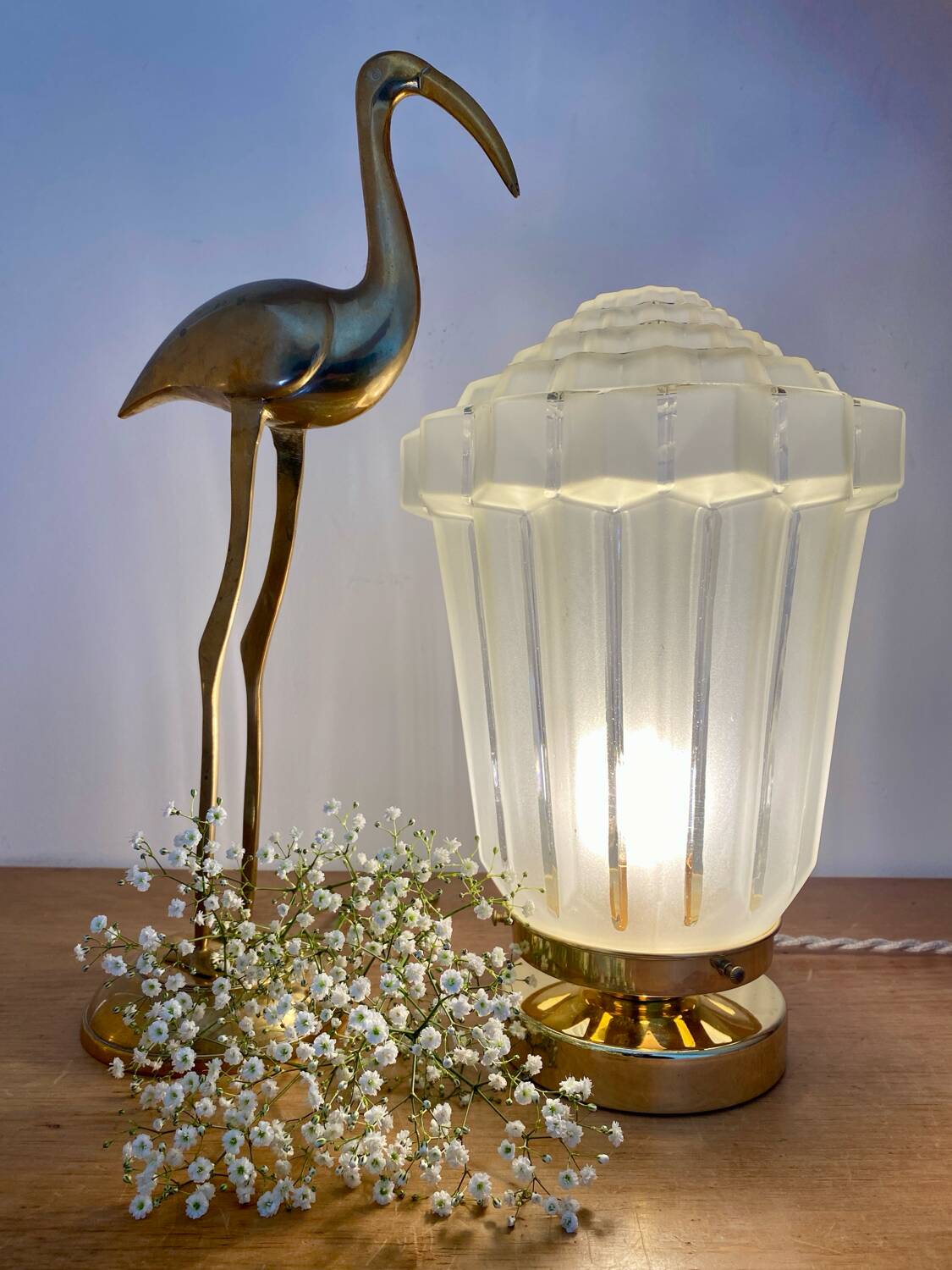 Vintage art deco globe table lamp in frosted glass
