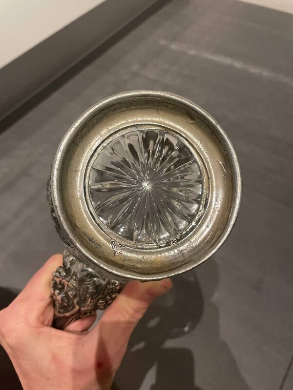 Carafe en étain et cristal