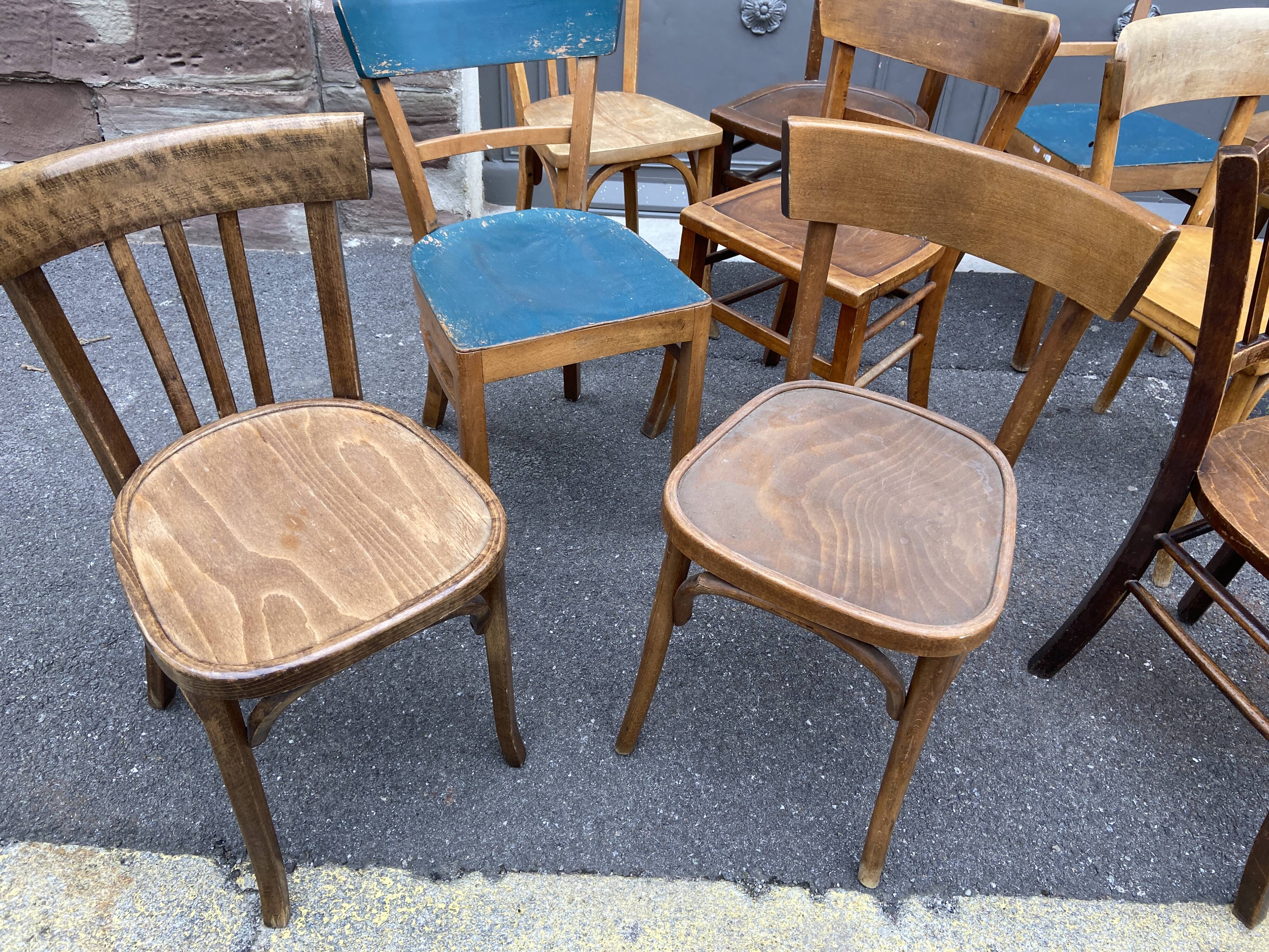Lot 25 chaises bistrot restaurant bois courbé vintage