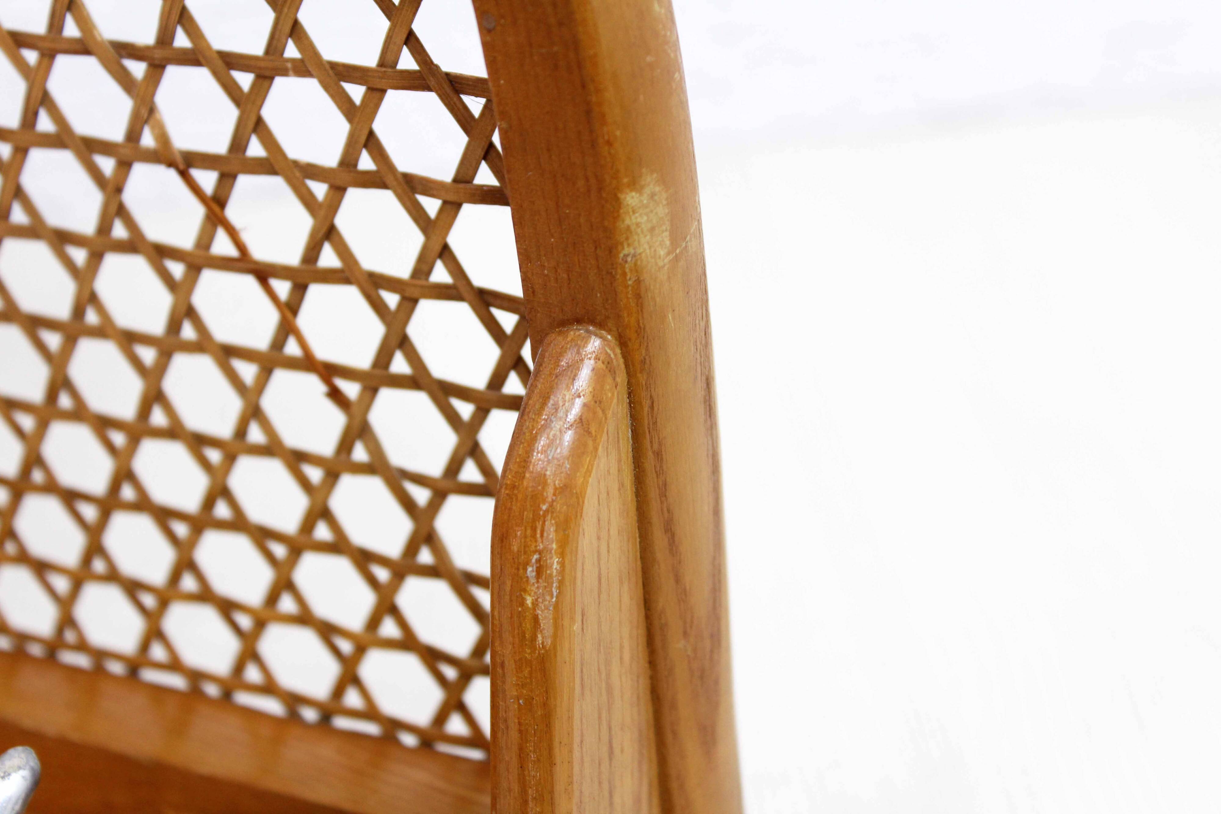 Wall coat rack with shelf