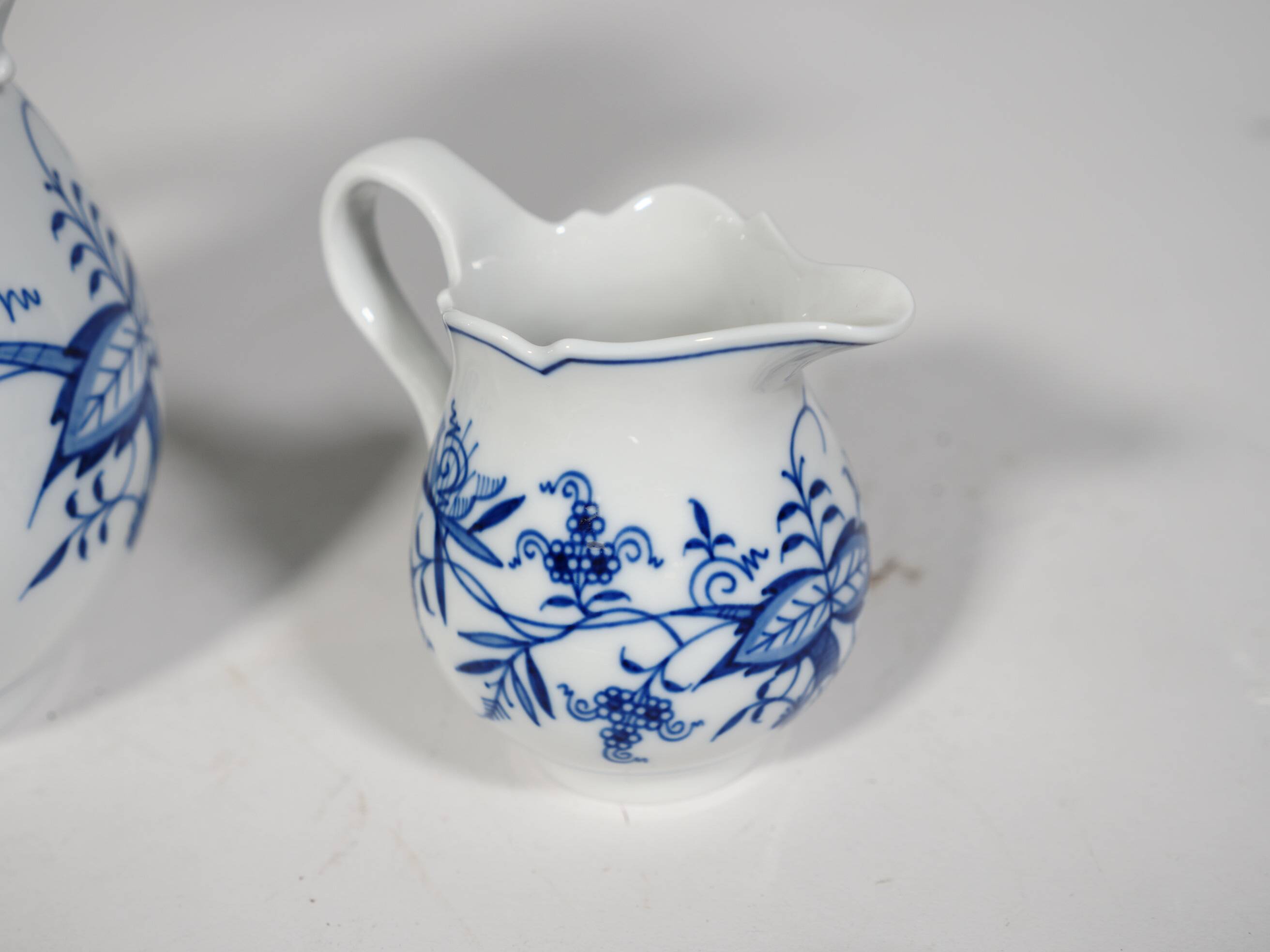 Porcelain Coffee and Tea Service by Meissen in Onion Pattern Decor, 1960s