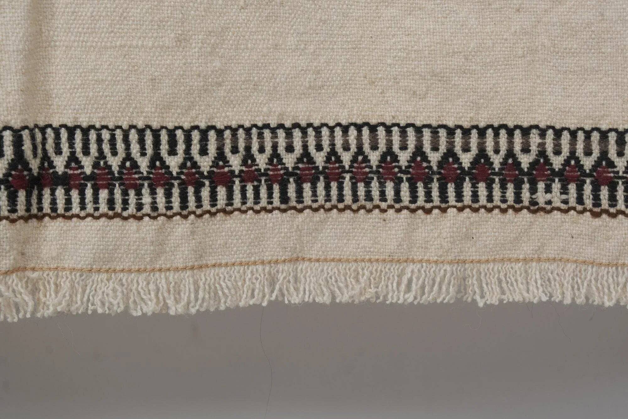 Vintage Turkish kilim, handwoven, 140x237 cm.