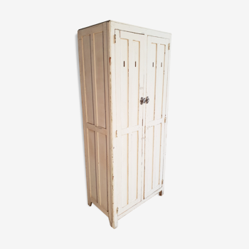 Armoire vintage