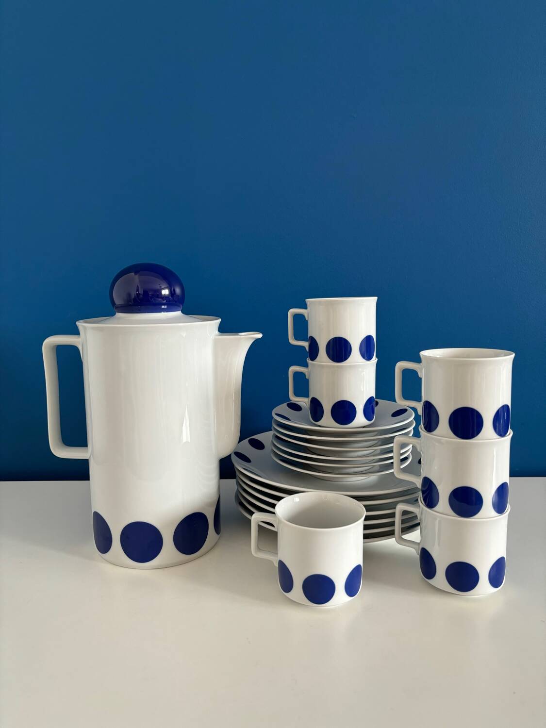 Service à café vintage 1970 bavaria - tasse et soucoupe a café - assiettes a dessert - cafetière pois bleu vintage seventies