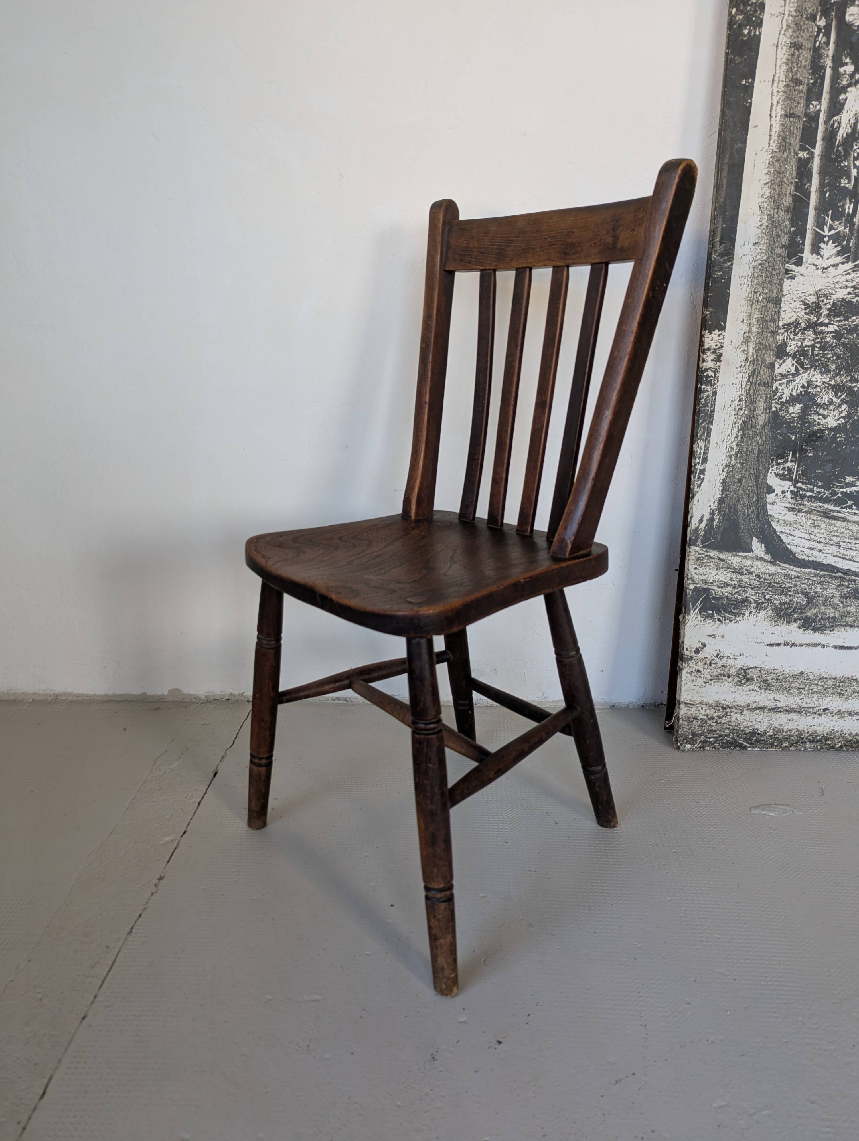 English Windsor chair 1917