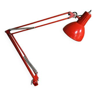 Articulated red workshop lamp
