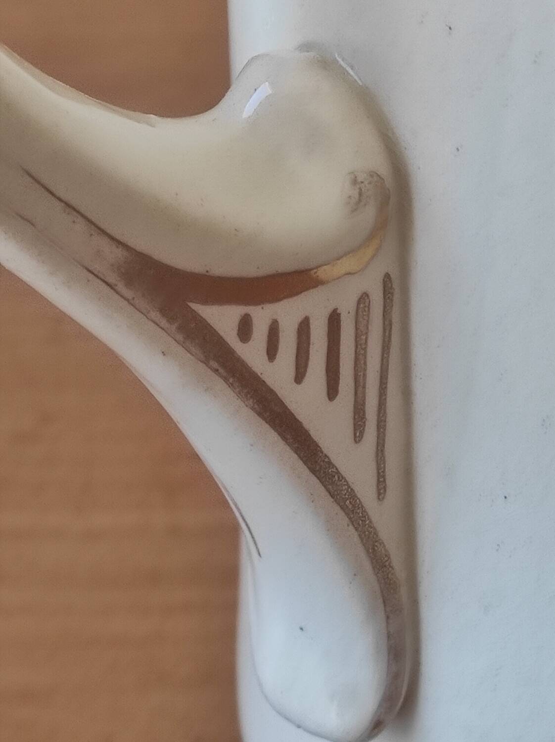 Old earthenware jug Moulin des Loups/Hamage north