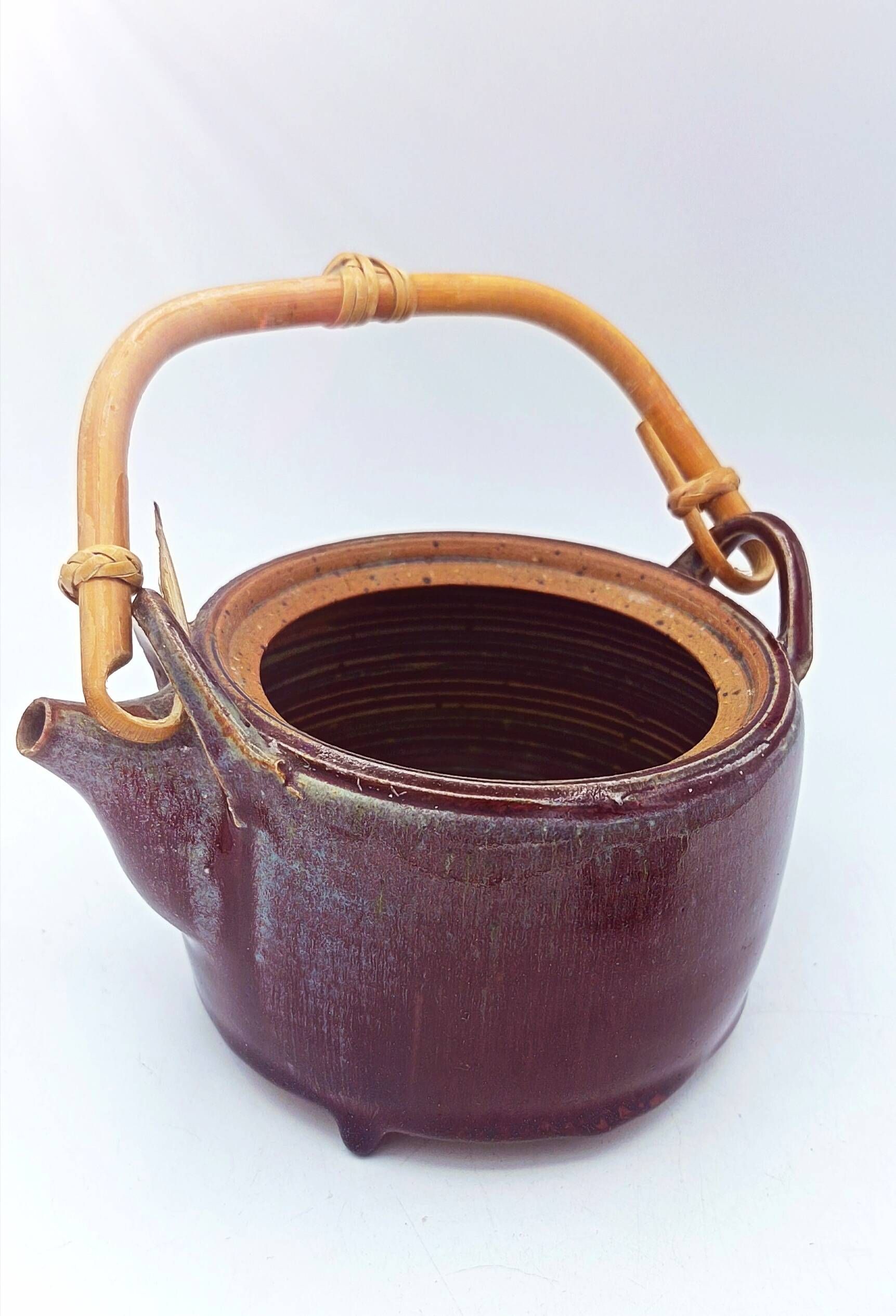 Stoneware teapot - to be identified