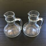 Paire de pichets en verre