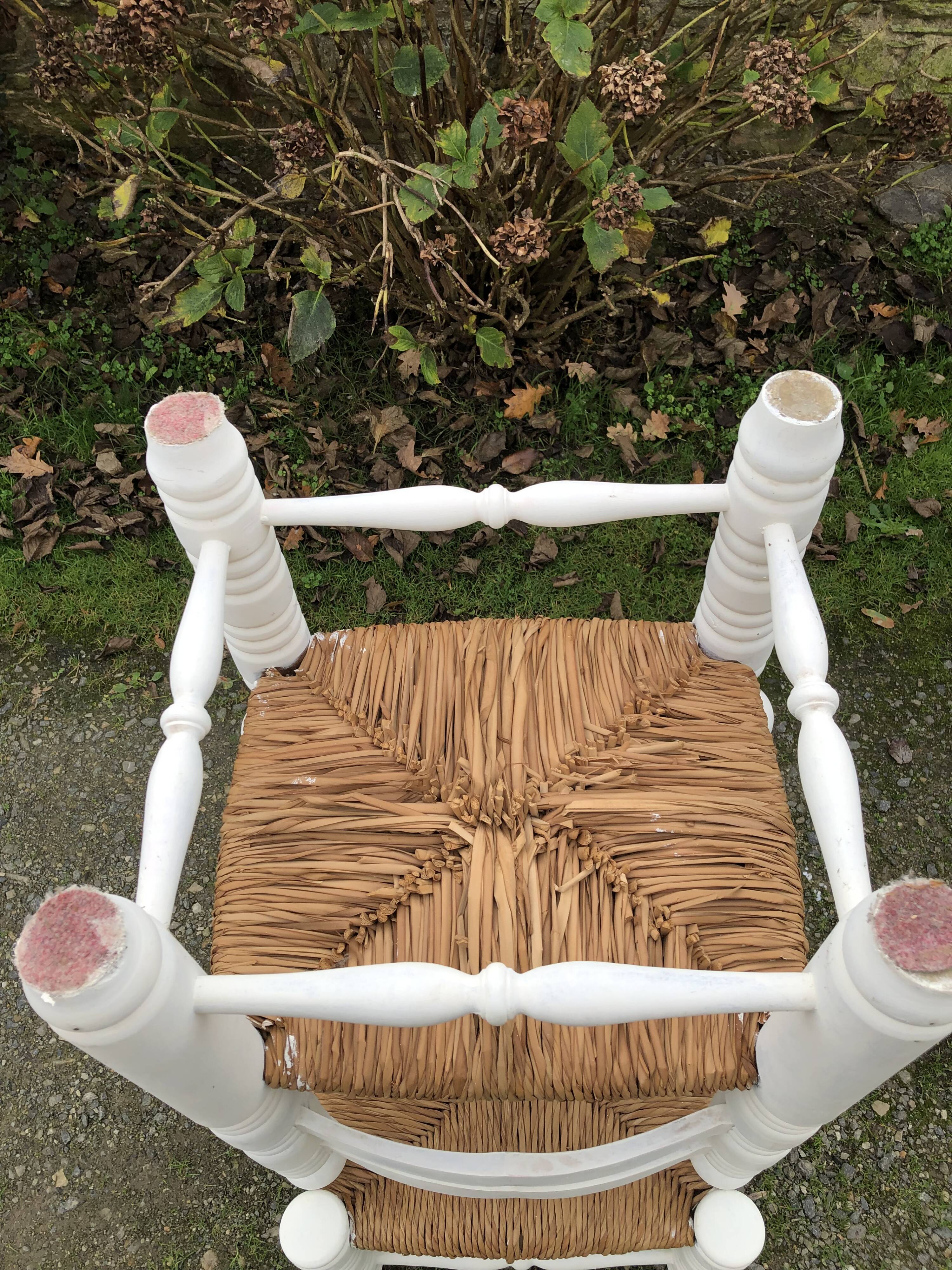 Duo de chaises vintage paillées par Charles Dudouyt.