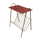 Magazine shelf
