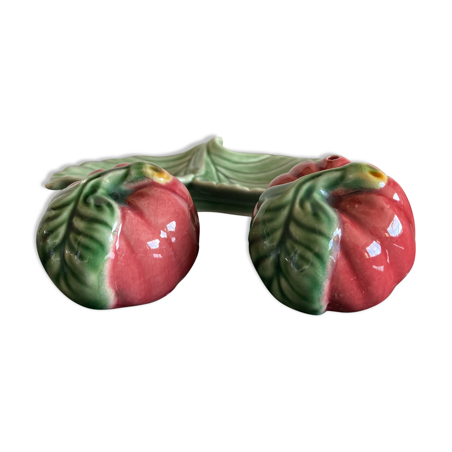 salt and pepper shaker in slurry