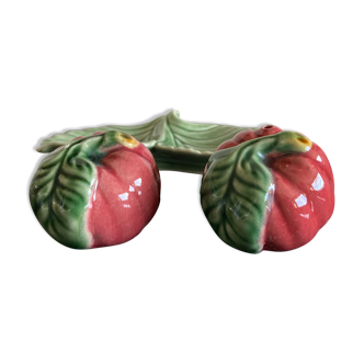 salt and pepper shaker in slurry