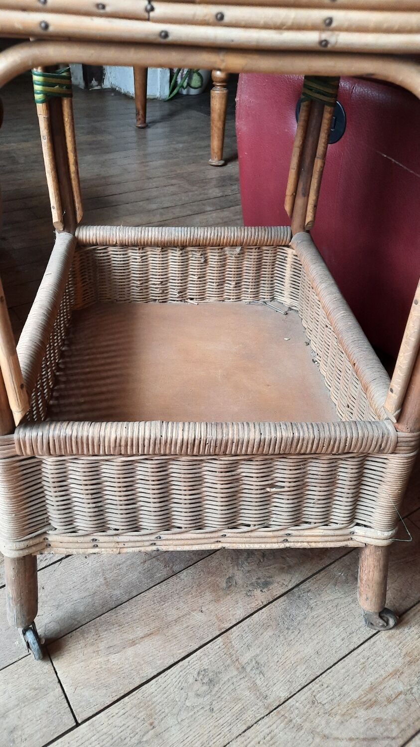 Rattan and bamboo worker