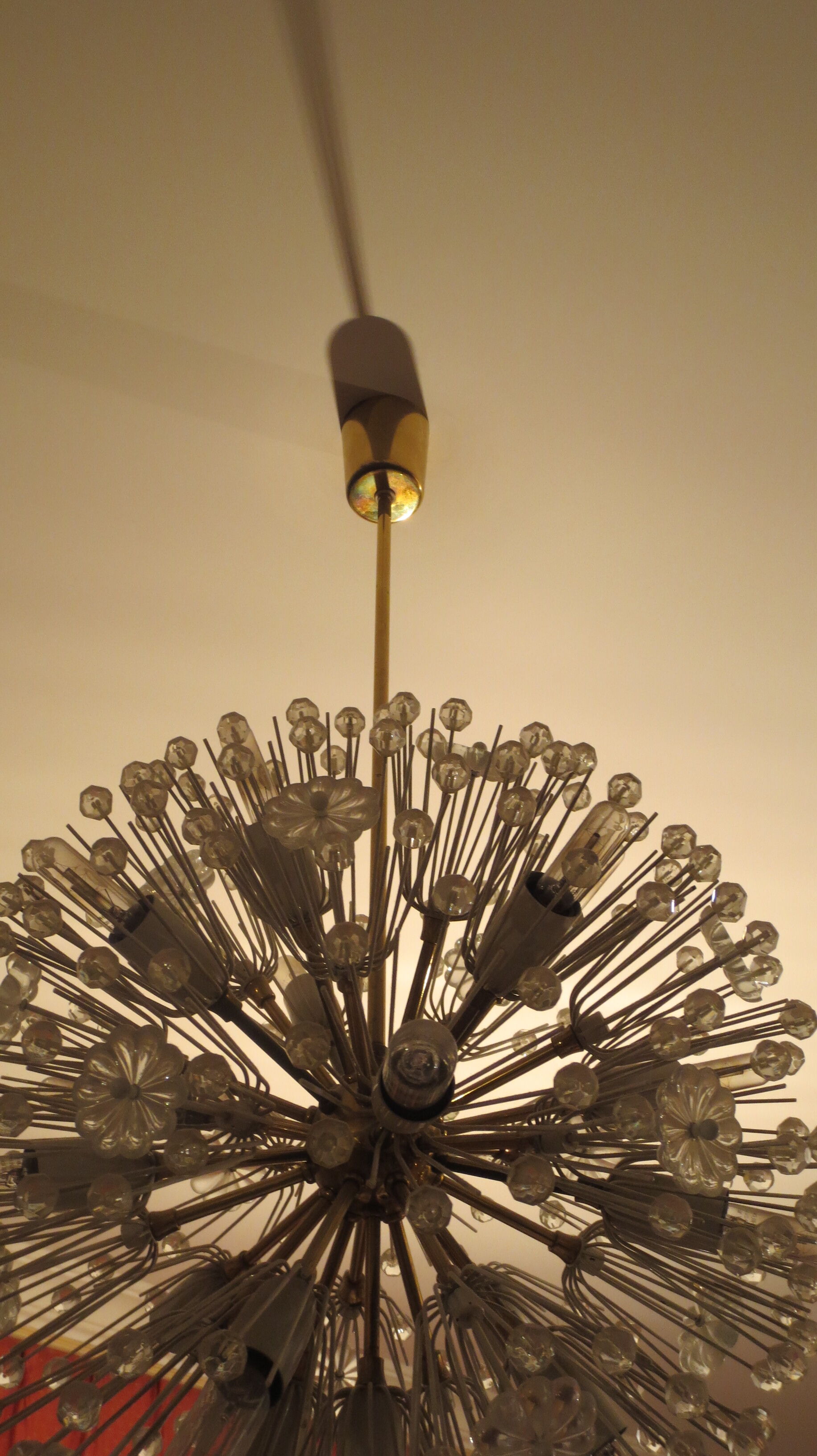 Gold/white ball lamp