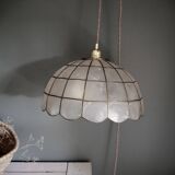 Mother-of-pearl suspension