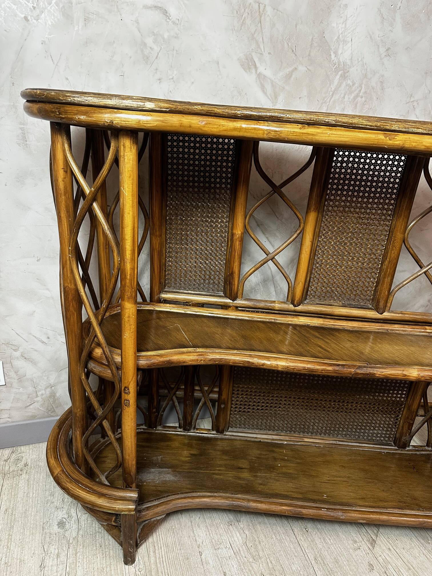 Rattan bar and its stools