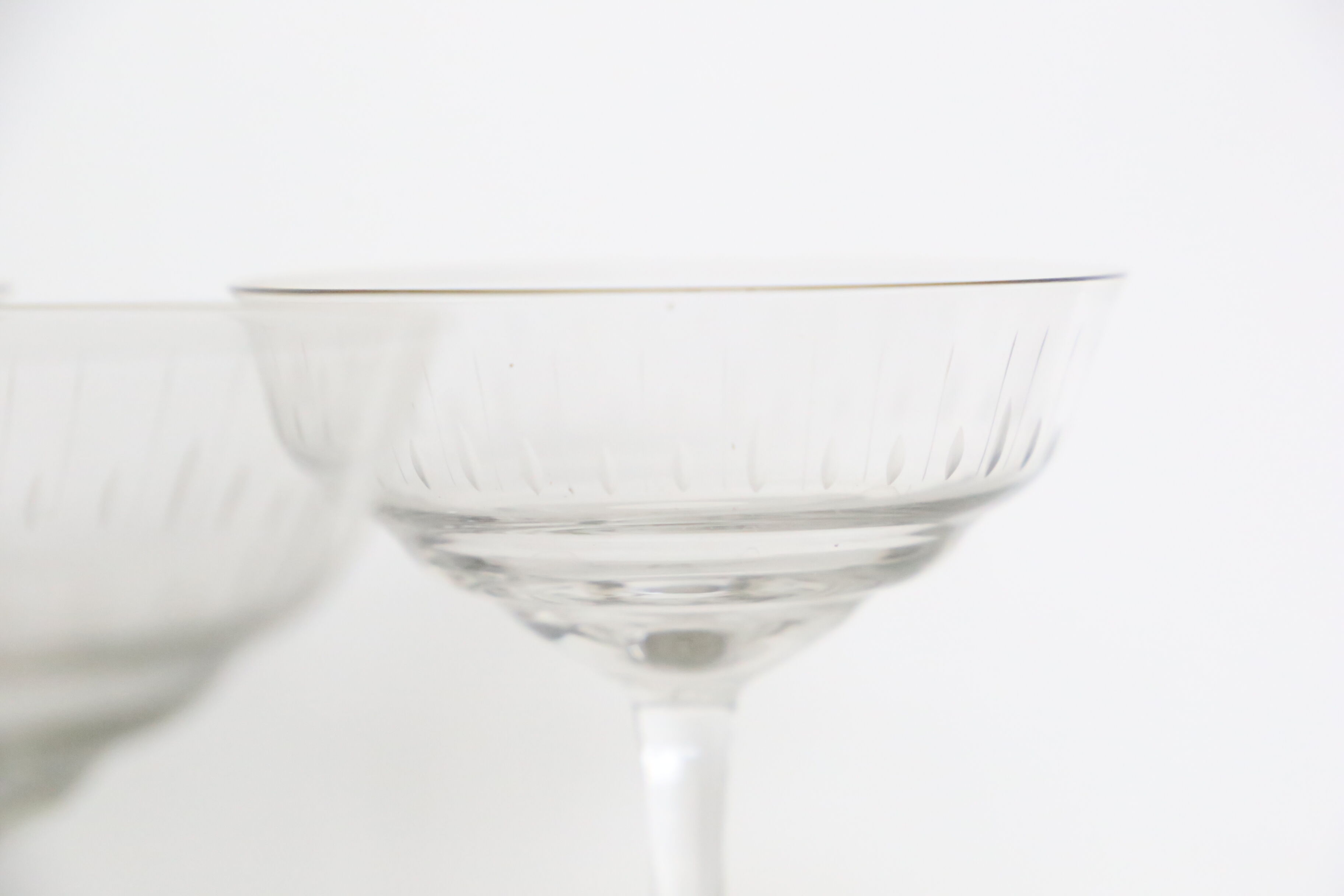 Ensemble de 6 coupes à champagne en cristal gravé