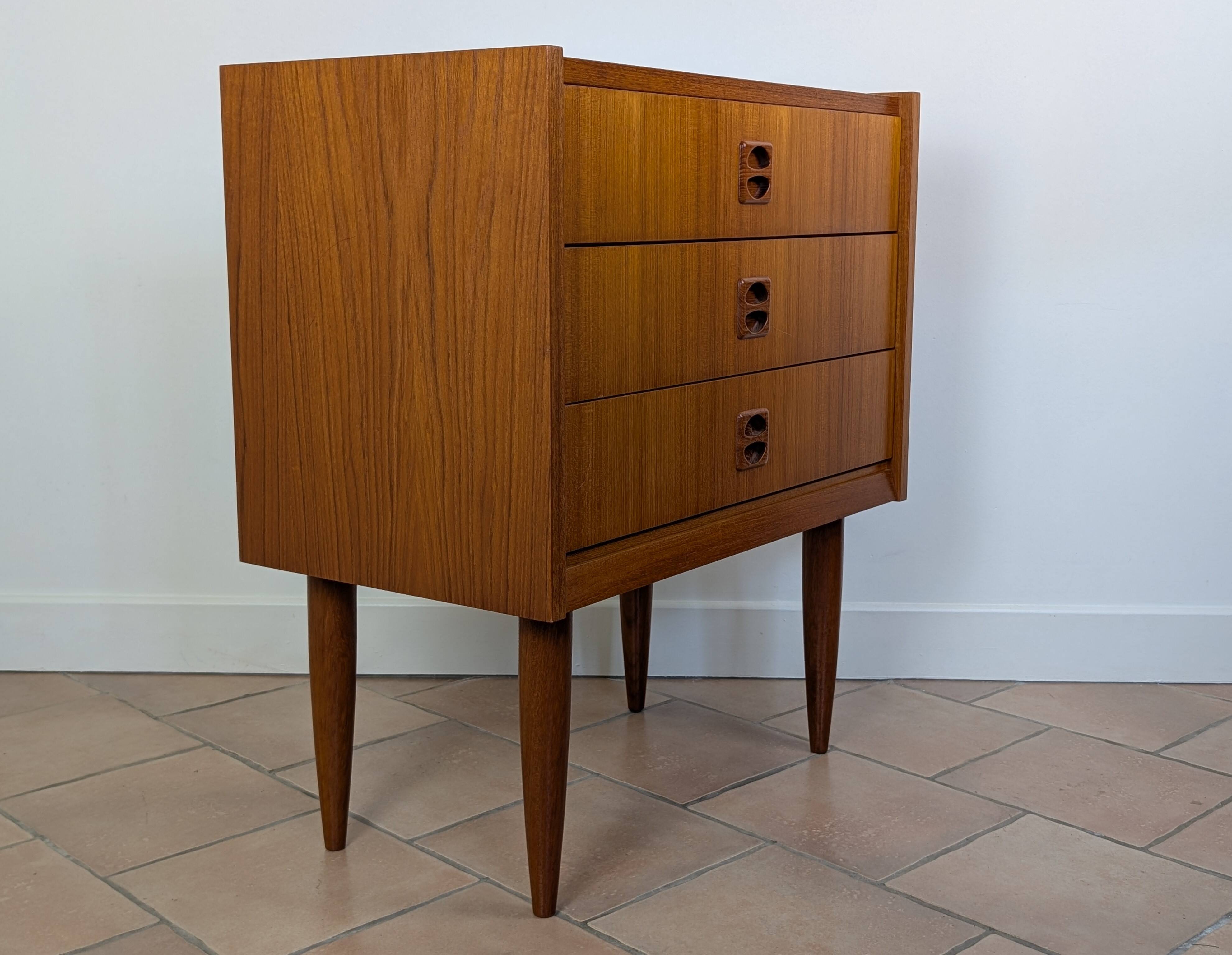 Scandinavian chest of drawers