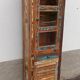 Bibliothèque en bois coloré avec vitres