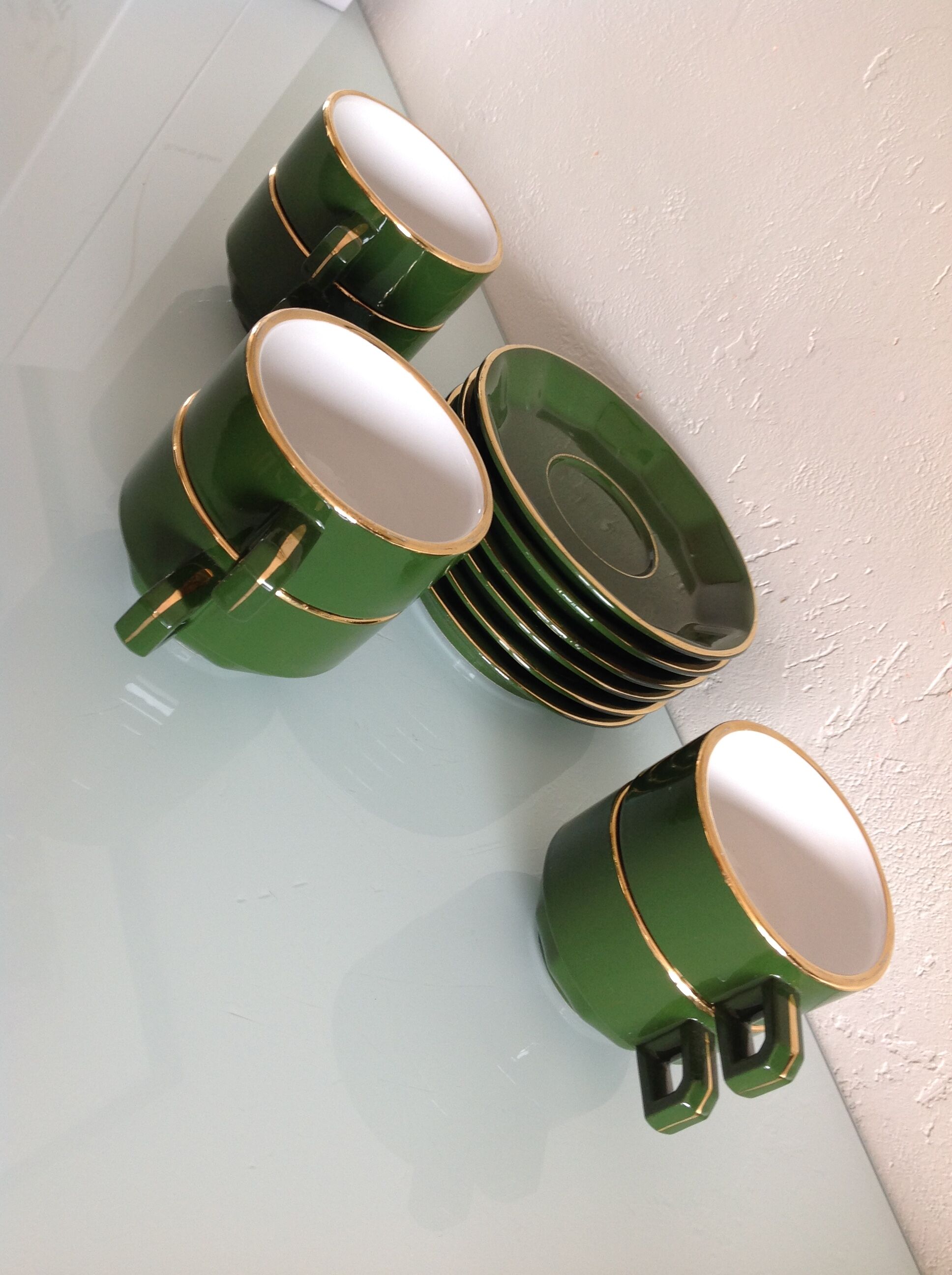 Suite of six green cups with saucers bistro /vintage style 60-70