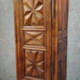 Antique solid wood wardrobe / bonnetière – Geometric design – H 208 cm