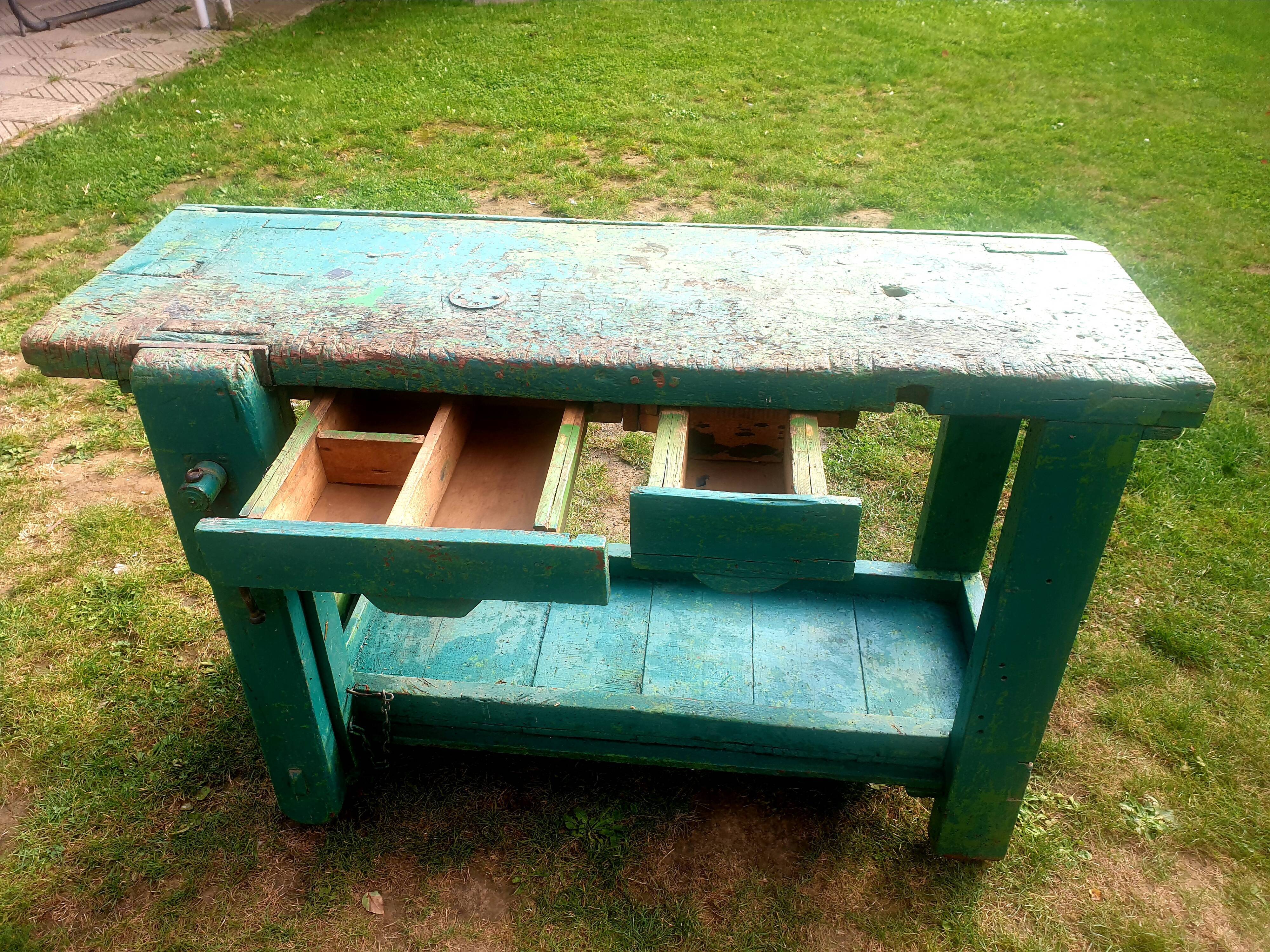 workbench wood patina green