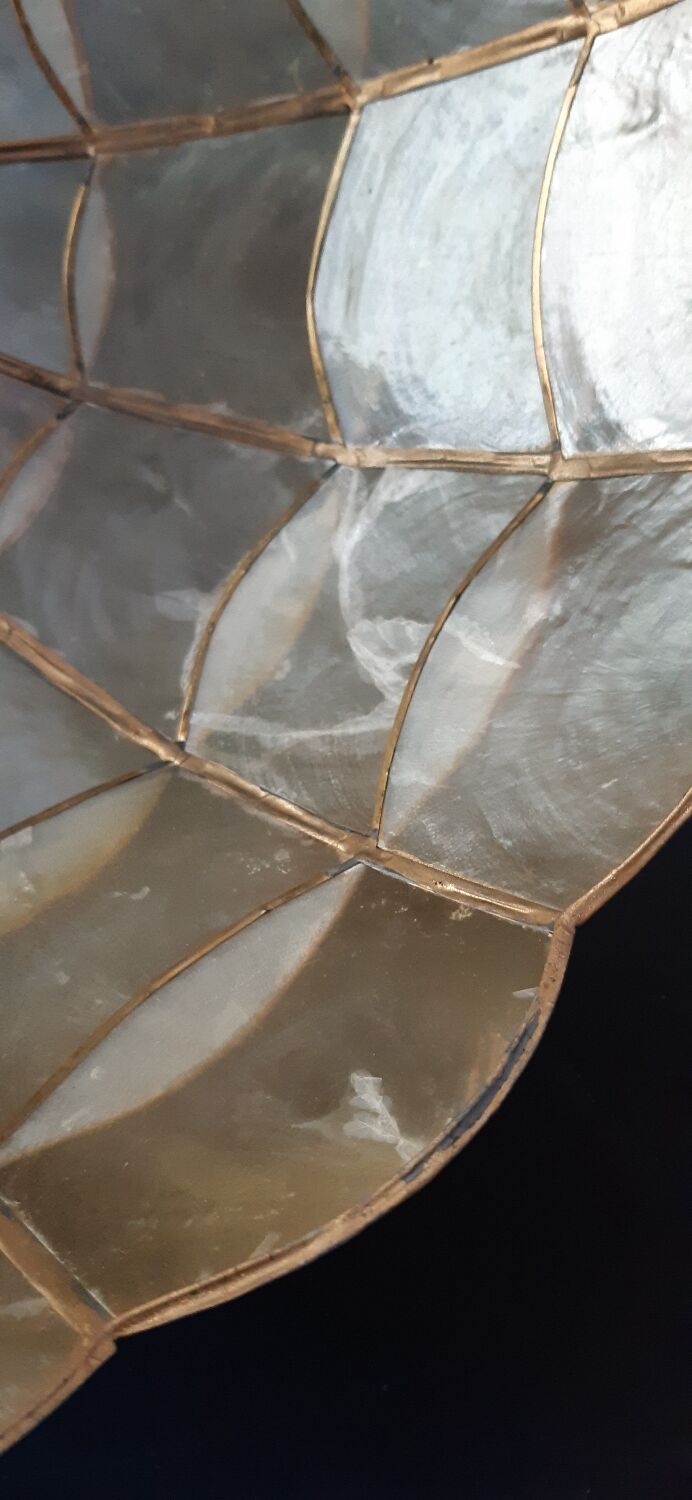 Mother-of-pearl and brass suspension