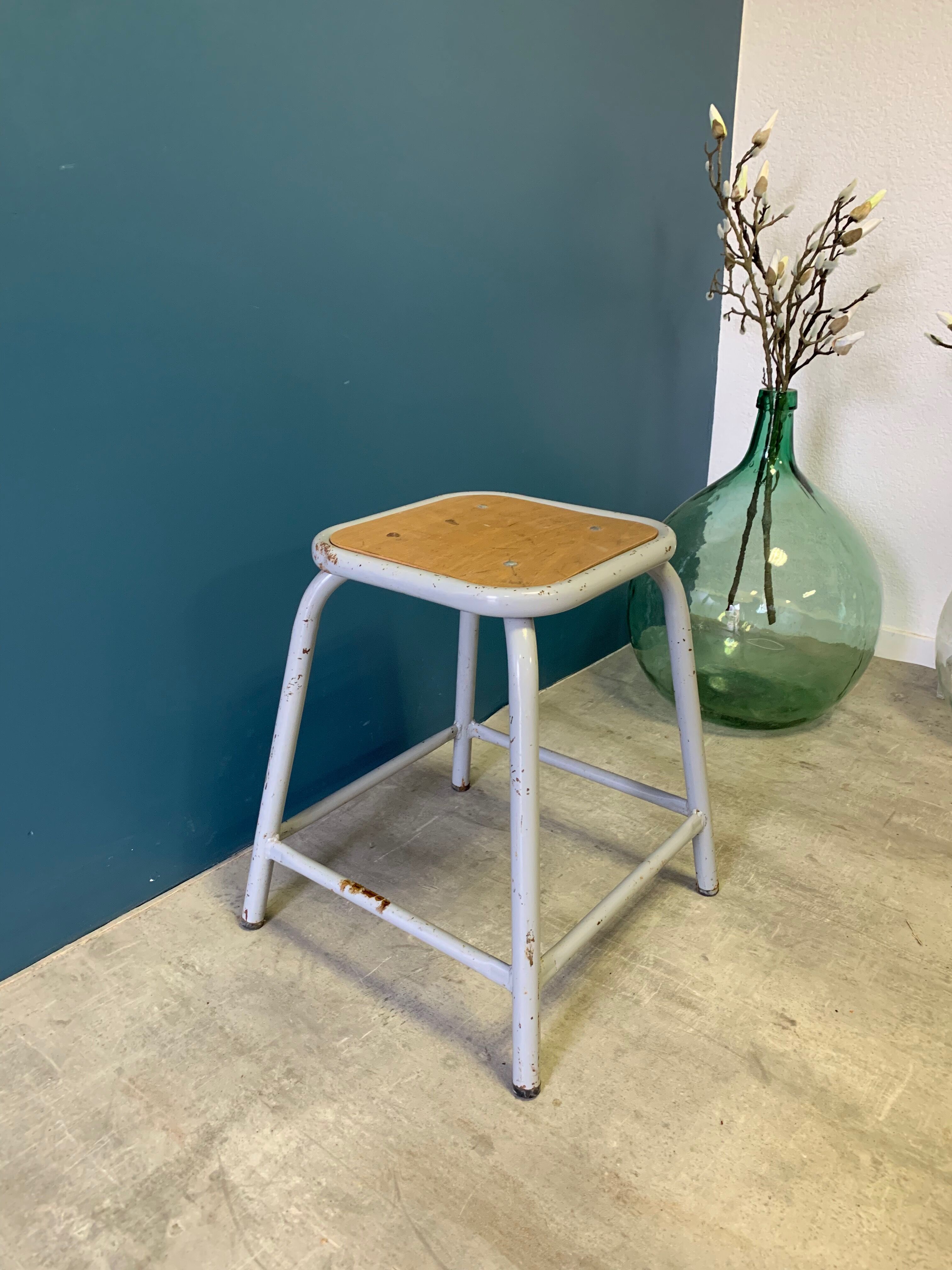 Set of 5 vintage stools