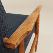 Fauteuil scandinave en bouclé bleu marine conçu par H. Lis.